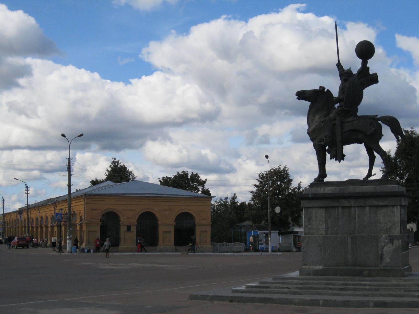 Новгород-Сіверський, центральна площа